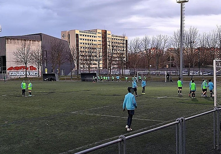 El Lakua presenta una denuncia penal y otra por usurpación de las redes sociales contra el expresidente del club