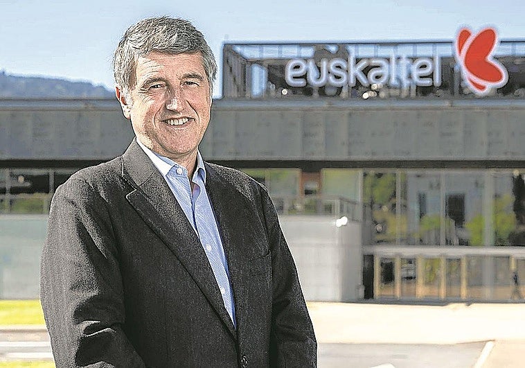 Jon Ander de las Fuentes deja la presidencia de Euskaltel y ficha por Kutxabank