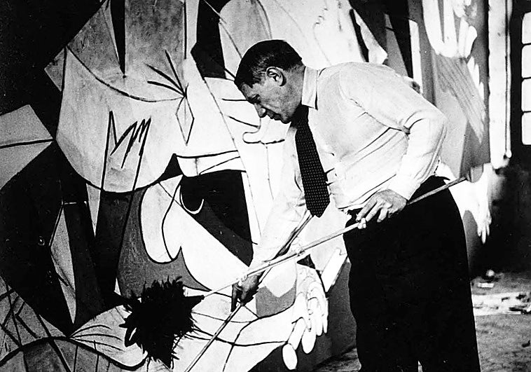 Ni era un homenaje a un torero ni Picasso le dijo nada a un oficial nazi: así son los bulos sobre el 'Guernica'