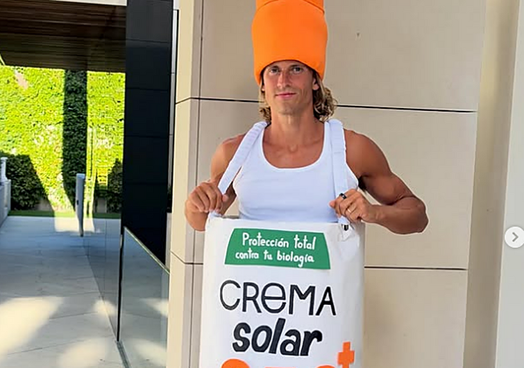 Marcos Llorente se disfraza de crema solar y recibe halagos y 'zascas' a partes iguales