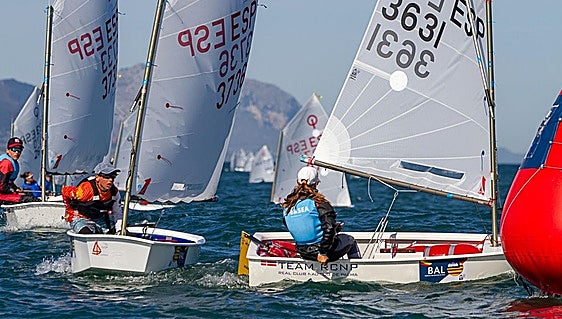El Campeonato de España de la clase Optimist termina en aguas del Abra, en imágenes