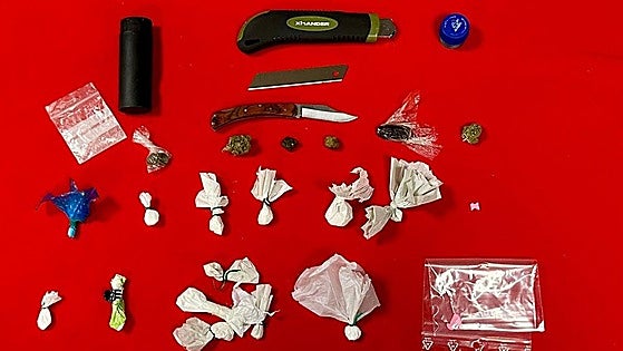 Dos detenidos en un operativo contra las drogas y las armas blancas en locales de ocio de Vitoria