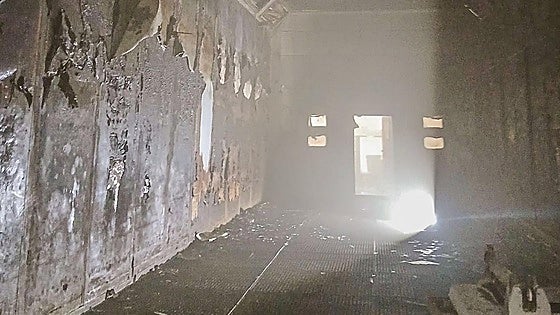 Un aparatoso incendio obliga a desalojar la planta de Aernnova en Berantevilla