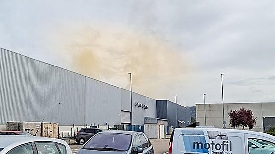 Desalojan la planta de Aernnova en Berantevilla por un incendio