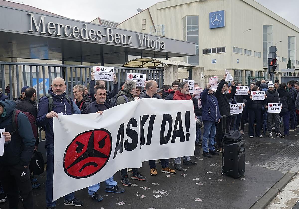 ESK convoca dos jornadas de huelga en Mercedes Vitoria por la «falta de ...