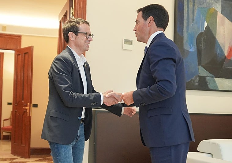 Otxandiano insta a Pradales a implicarse en los debates del euskera y el nuevo estatus