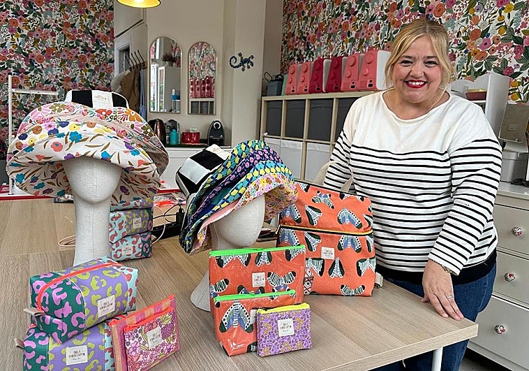 Isla Mosquito está en Sopela: la tienda «divertida» donde Ainara crea los complementos de la «alegría»