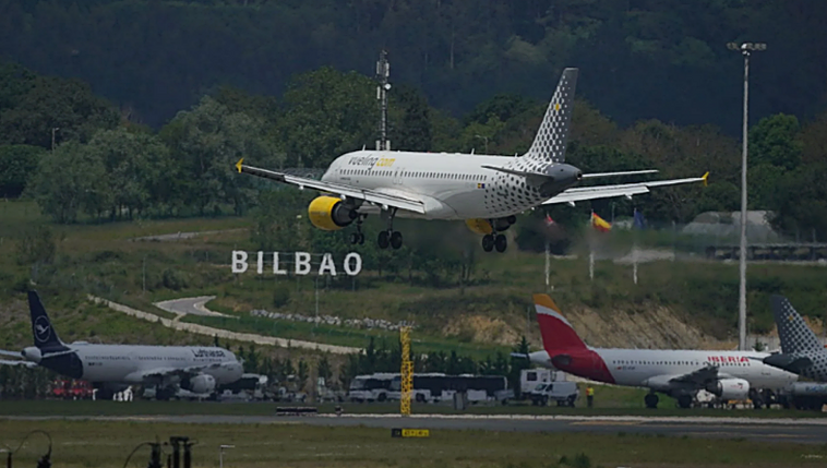 Más de 30 vuelos unirán Sevilla y Loiu este fin de semana por la final copera