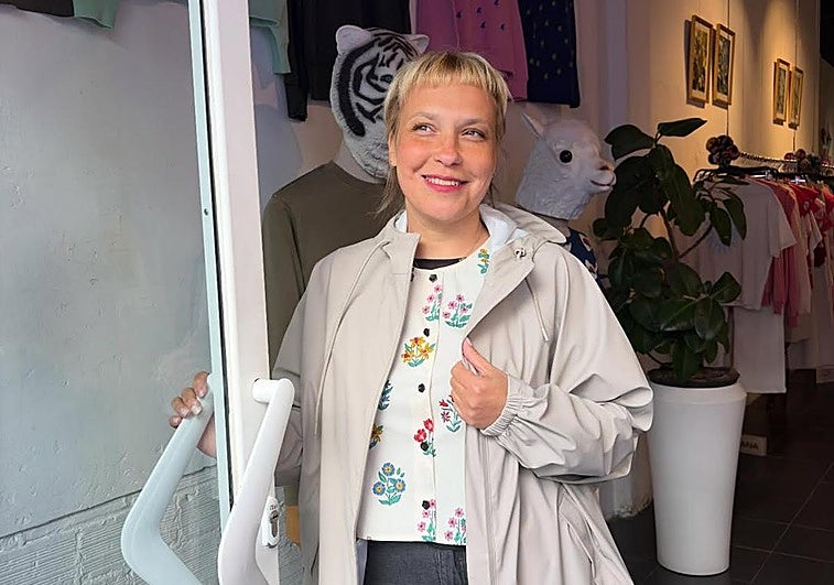 Verónica celebra los diez años de su tienda en Bilbao con un tardeo, arte, magia... ¡y fiesta en dos bares!