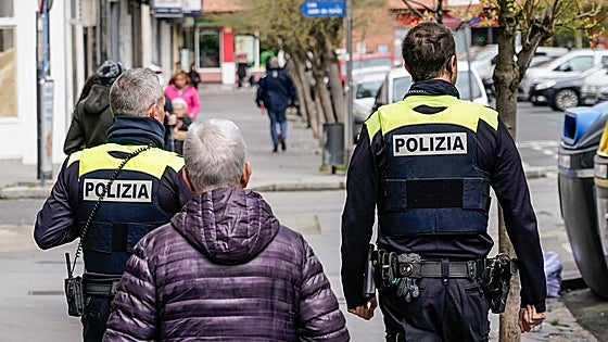 Alerta policial por la oleada de robos a abuelos en varios barrios de Vitoria