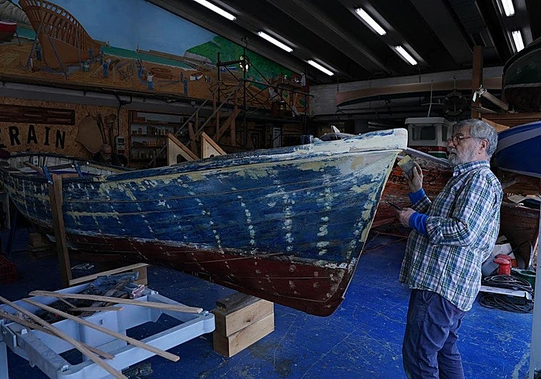Cómo restaurar tu vieja embarcación, según el manual de Itsasmuseum