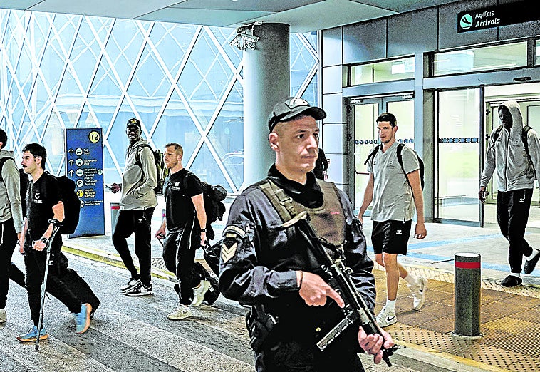 Bizkaia viaja unida hacia la caldera griega