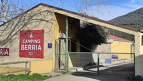 Santoña aprueba la extinción de su camping, que aún funcionará este verano