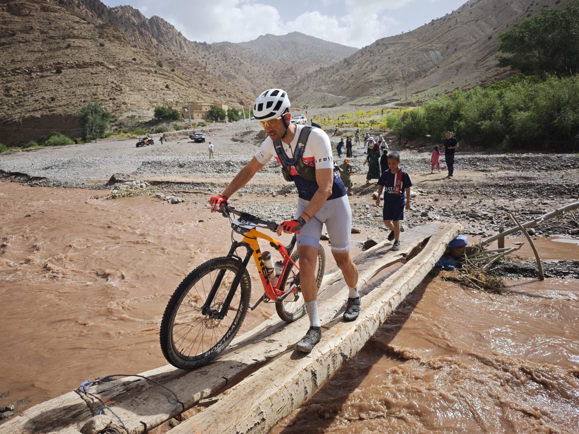 Titan Desert 2026: First Stage Conquered in Morocco’s Atlas Mountains – Thrilling Climbs & Green Landscapes