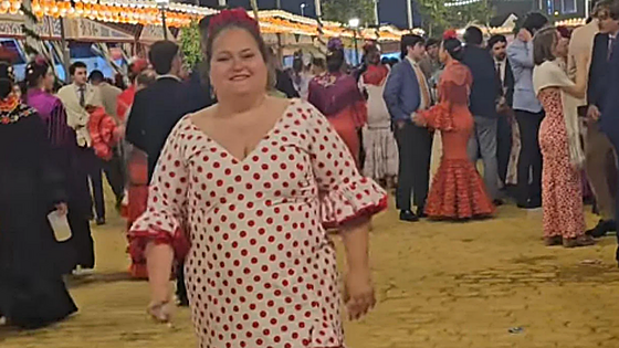 La insultan tras publicar un vídeo en la Feria de Abril y le llueven los apoyos: de Ane Igartiburu a Paula Echevarría