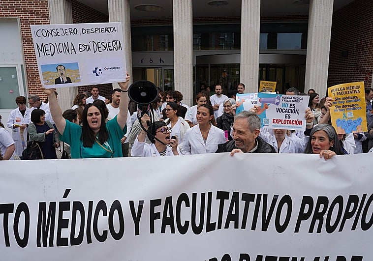 Osakidetza refuerza los servicios mínimos para reducir el efecto de la huelga