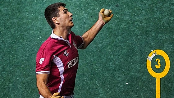 Lizeaga y Balerdi juegan con fuego en el torneo Biharko Izarrak de pelota aficionada