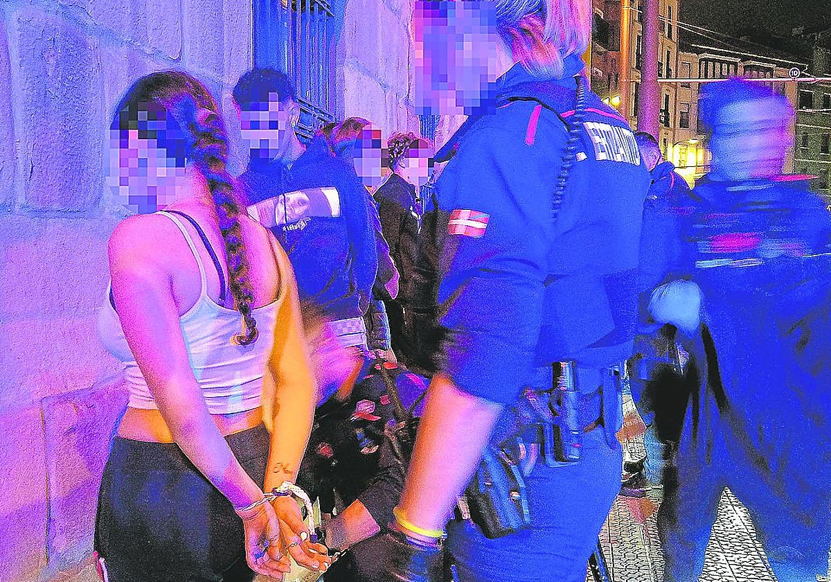 Malestar policial por una orden que limita el uso de esposas