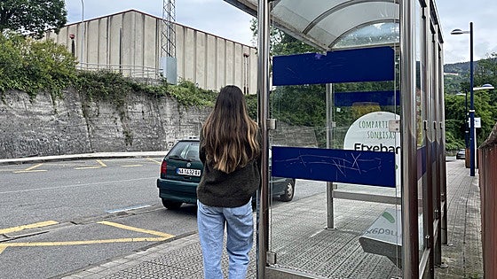 Vecinos de Etxebarri se sienten «abandonados» por la línea 2 del autobús urbano