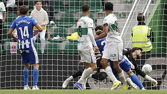 El vestuario del Alavés cree en su fórmula: «Vamos a sudar sangre y lo vamos a sacar»