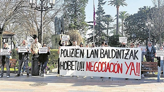 La Policía de Santurtzi aumenta «un 300% las multas» para forzar una subida de sueldo