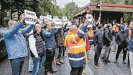 La plantilla de Tubos Reunidos aguarda con inquietud los ajustes del administrador concursal