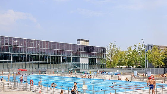 Llega la temporada de piscinas en Vitoria: horarios, precios, novedades, juegos...