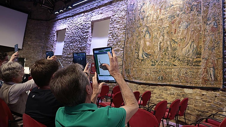 Gafas virtuales para conocer el palacio de los Salinas