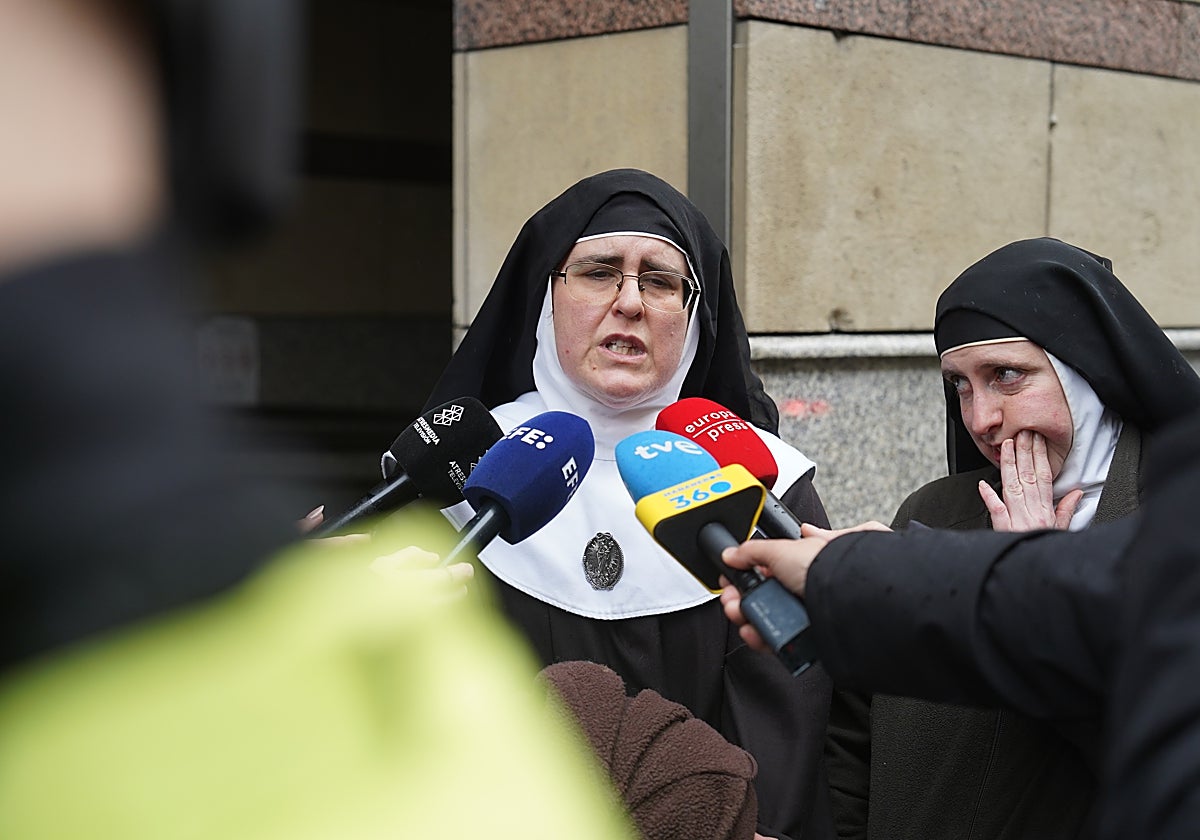 Las acusaciones contra las monjas de Belorado: sin cambio de pañal, sin medicinas y con excrementos en la habitación