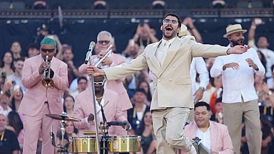 Bad Bunny se da un baño de masas en el primer concierto en España de su gira: «De aquí nadie me saca»
