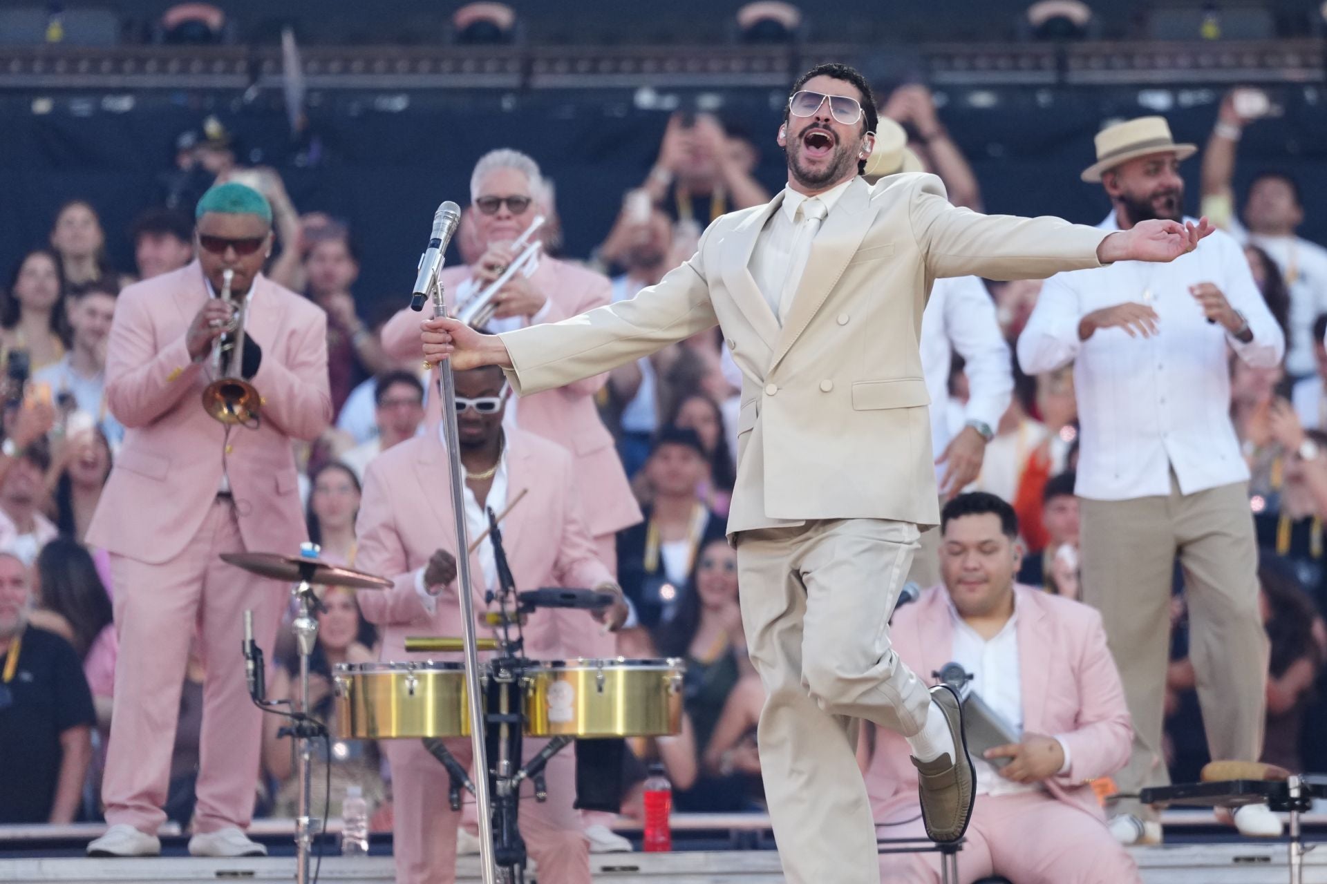 Bad Bunny se da un baño de masas en el primer concierto en España: «De aquí nadie me saca»