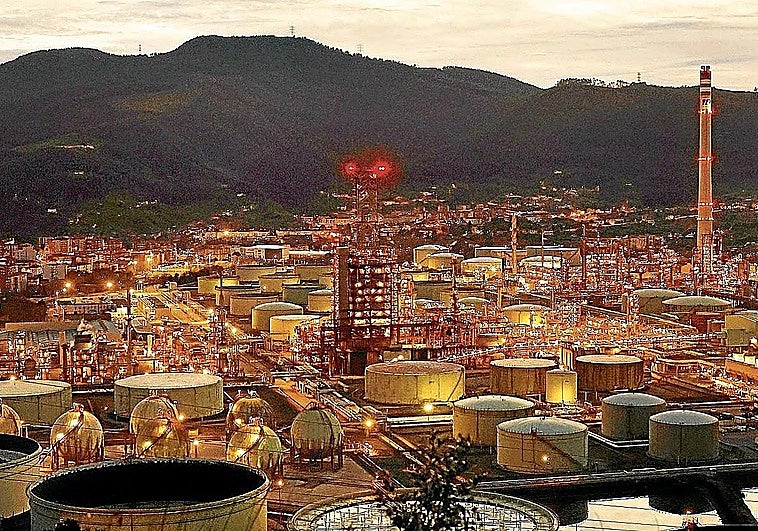 La huelga, la inestabilidad del petróleo y las inversiones redujeron el beneficio de Petronor un 60% en 2025