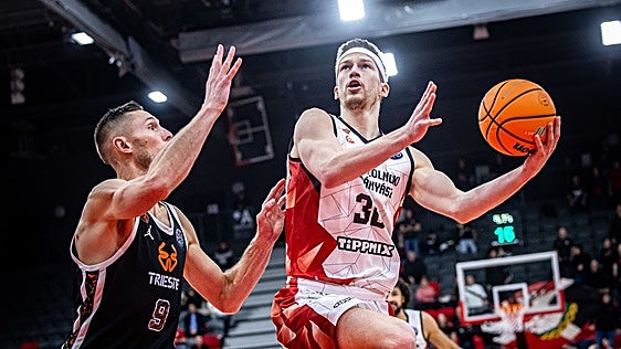 El Surne Bilbao tiene en su radar al base húngaro Adam Somogyi