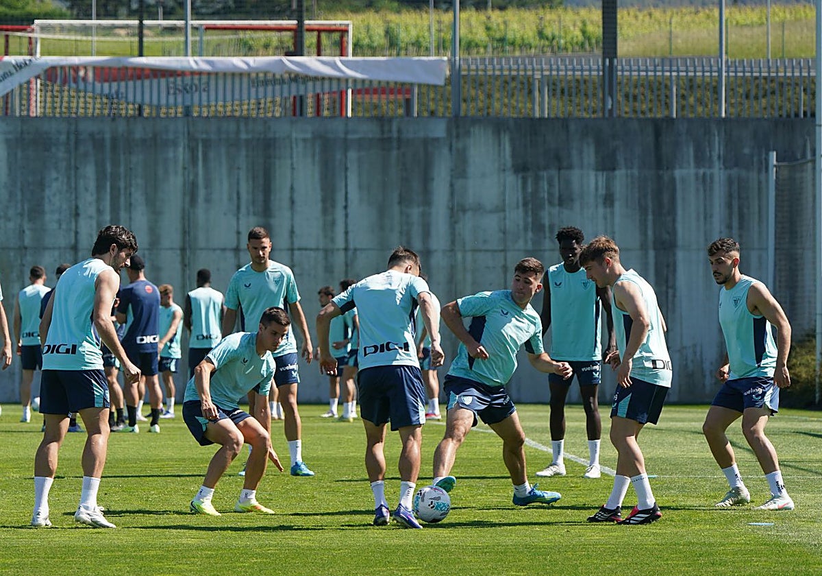 La hora de las decisiones para Terzic: ¿Quién se queda, quién puede llegar al Athletic?