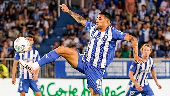El Alavés y Benavídez acercan posturas para renovar