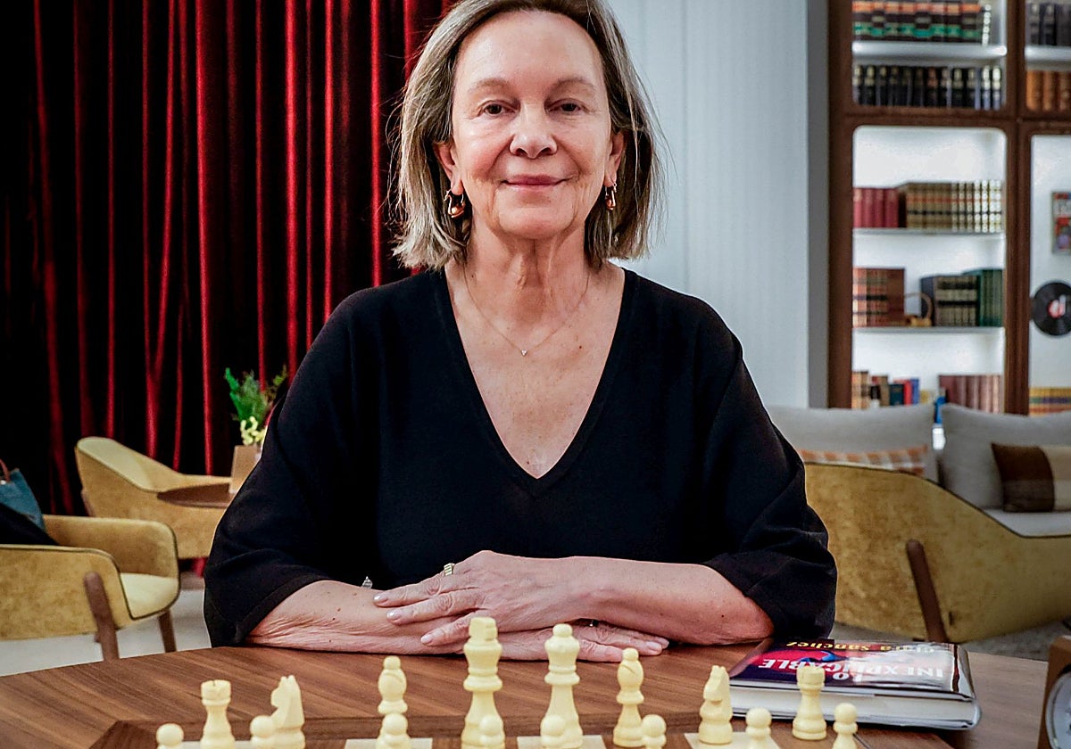 Clara Sánchez: «Los hijos se tendrían que tener a los 60 años»