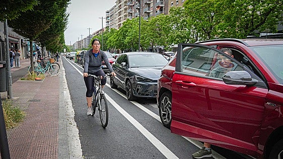 El nuevo bicicarril de la Avenida Gasteiz no convence