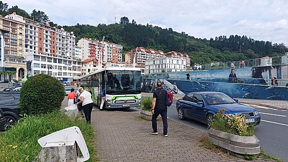 «Ya era hora de que reforzaran Bizkaibus, llevamos mucho tiempo esperando»