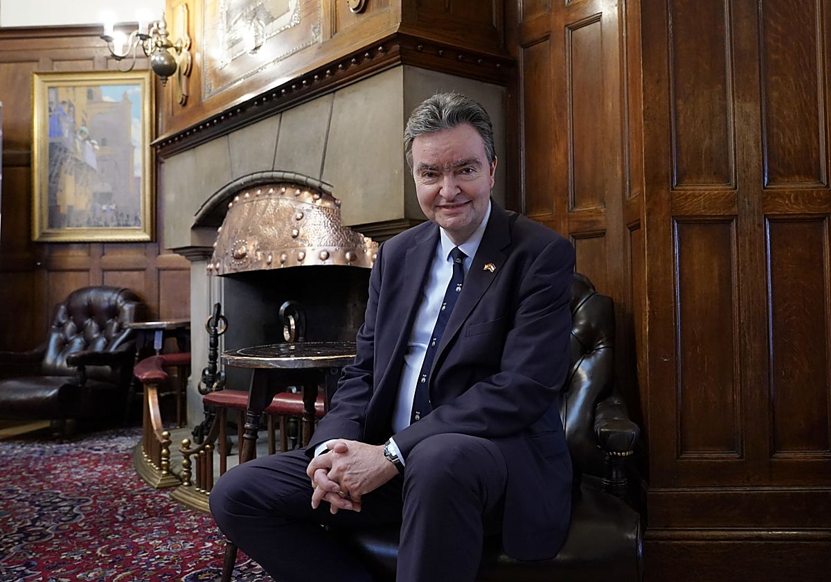 Jorge de Habsburgo, embajador húngaro: «Mi padre fue educado en Lekeitio, conoció el País Vasco y aprendió euskera»