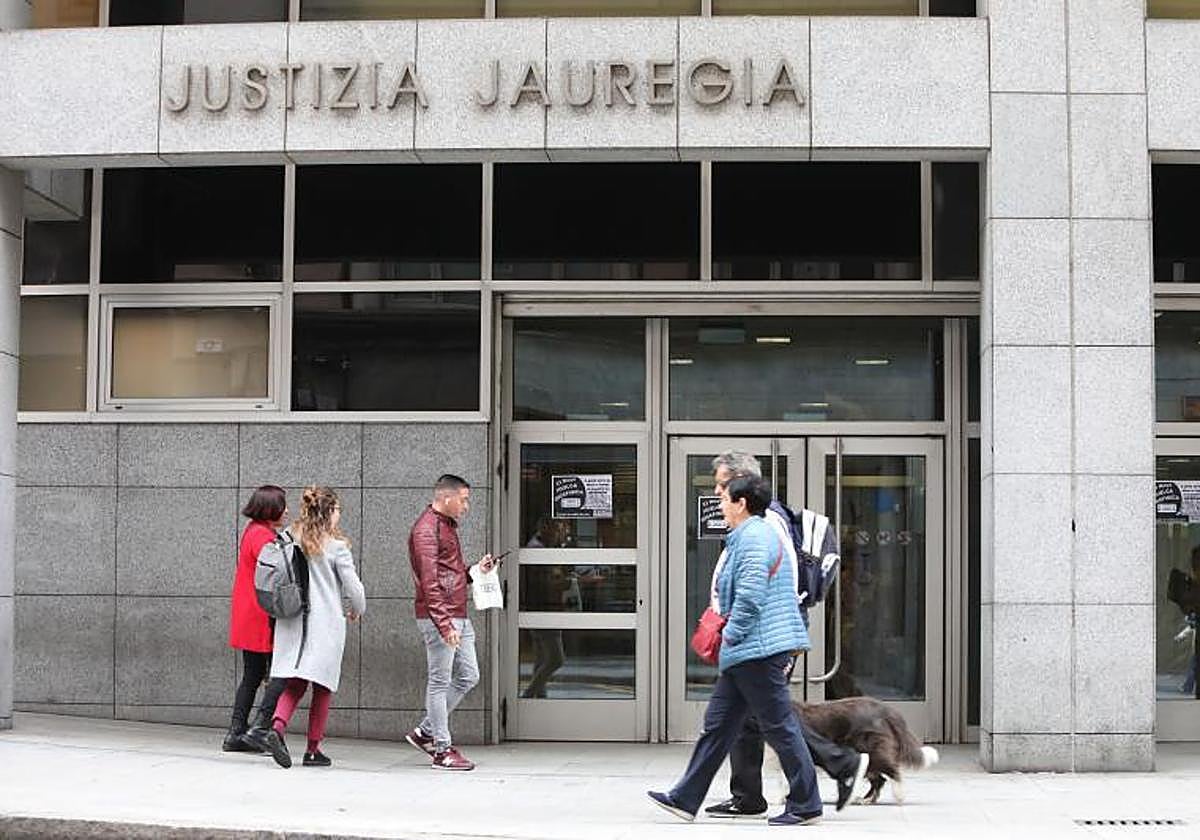 Condenan a prisión a un vizcaíno por negarse a pagar una multa de 80 euros de un delito leve