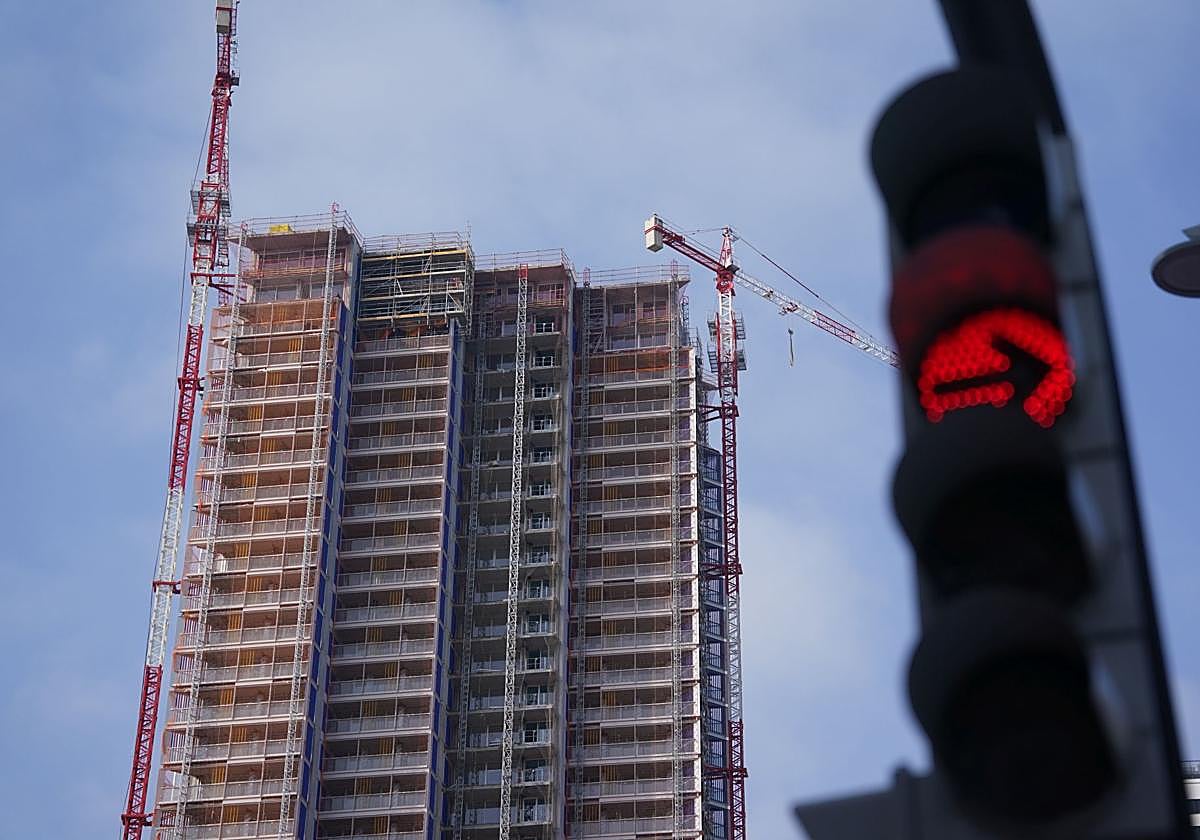 El precio de la vivienda sigue escalando en Euskadi: crece u
