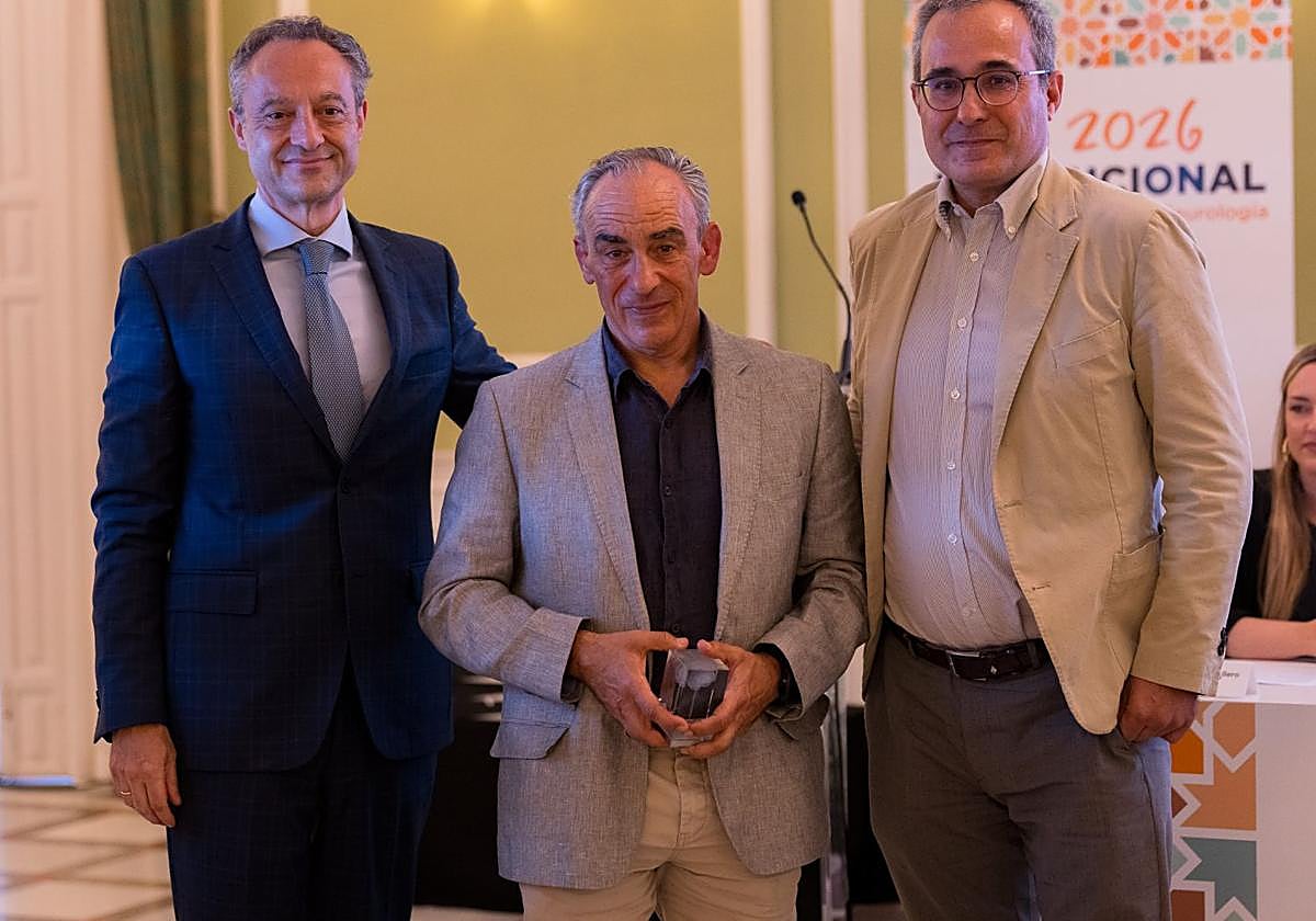 La Sociedad Española de Neurología premia la trayectoria del