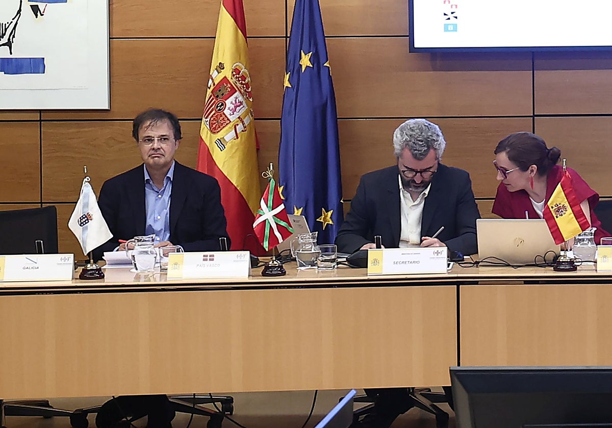 «La ministra de Sanidad se ha quedado sola, no tiene el apoy