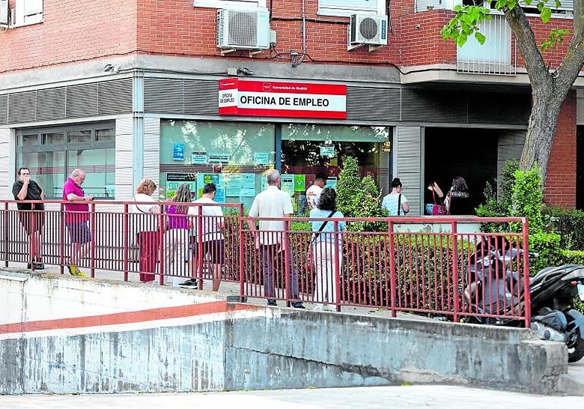Un funcionario aclara si el SEPE pagará el subsidio a los tr