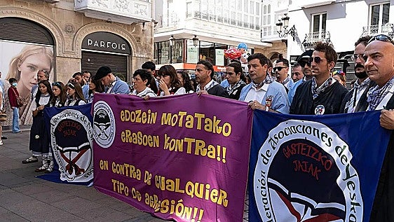 Emakunde pide combatir «día y noche» la violencia machista en las fiestas vascas