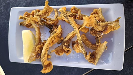 La vasca que cocina los mejores chips de morena de Fuerteventura