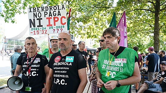 Los trabajadores de Iberdrola celebran una huelga contra el bloqueo de su convenio
