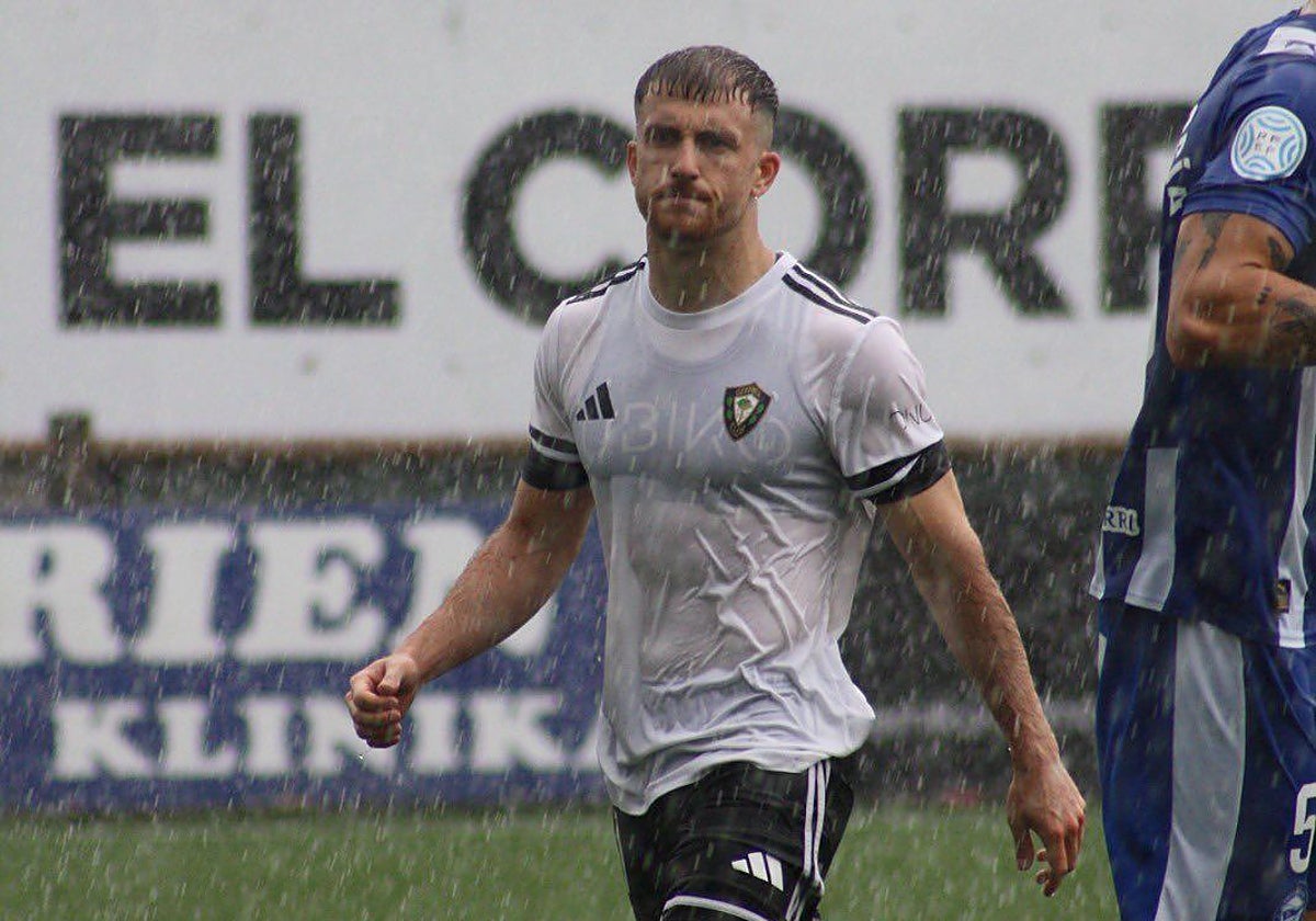 Ager Badiola, 'Okolo', durante un partido con el Gernika.