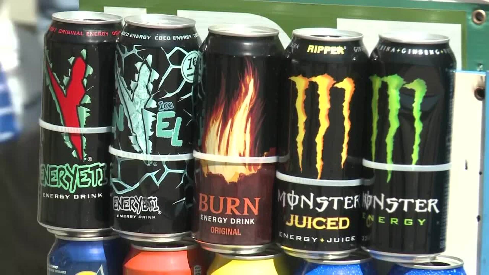 Bustinduy anuncia que el Gobierno prohibirá vender bebidas energéticas a menores de 16 años