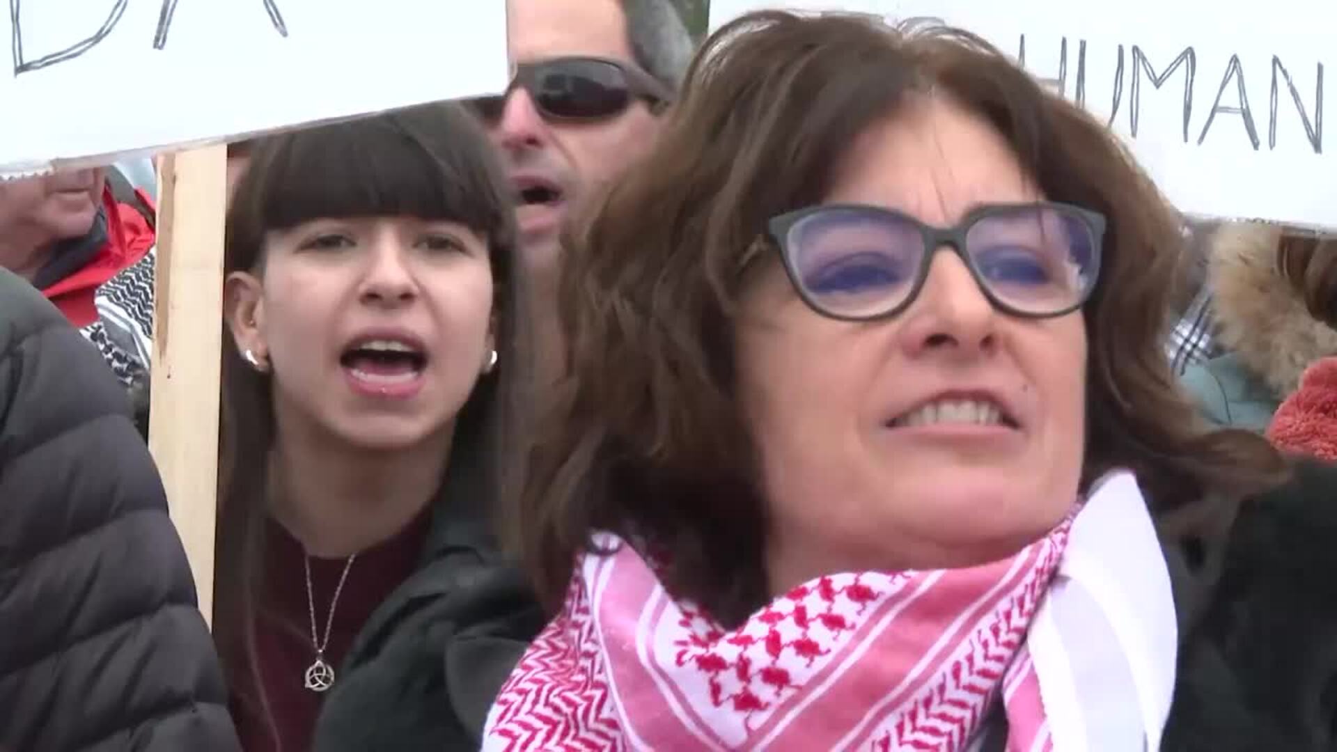 Tensión en Castro por las manifestaciones del centro de acogida de menores